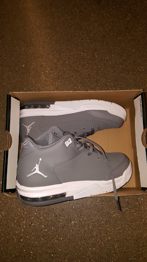 Sporting Goods Store «Nike Factory Store», reviews and photos, 4600 Shelbyville Rd #615, Louisville, KY 40207, USA