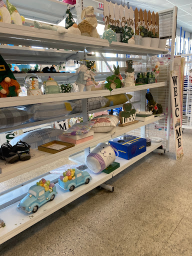 Clothing Store «Ross Dress for Less», reviews and photos, 8464 W Hillsborough Ave, Tampa, FL 33615, USA