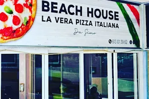 PIZZERÍA BEACH HOUSE image