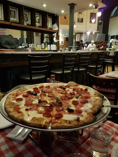 Grimaldi,s Pizzeria - 1 Front St, Brooklyn, NY 11201