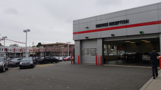 Toyota Dealer «Central City Toyota», reviews and photos, 4800 Chestnut St, Philadelphia, PA 19139, USA
