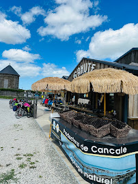 Photos du propriétaire du Bar-restaurant à huîtres La cahute à Saint-Méloir-des-Ondes - n°15