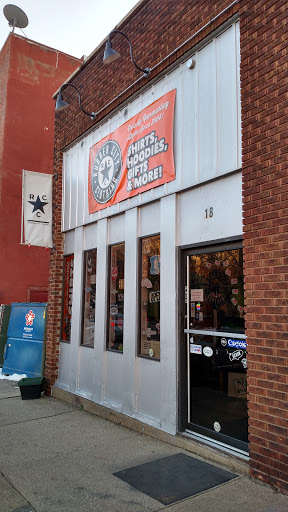 Clothing Store «Rubber City Clothing», reviews and photos, 18 N High St, Akron, OH 44308, USA