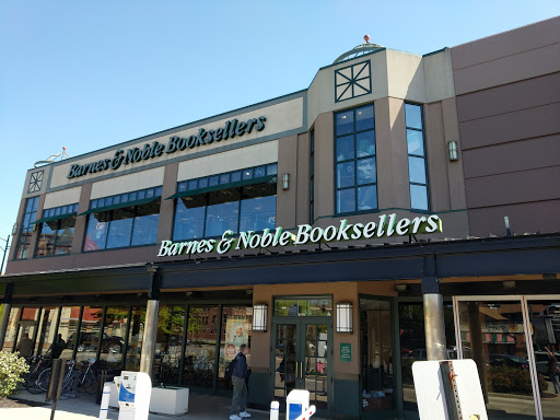 Book Store «Barnes & Noble», reviews and photos, 1441 W Webster Ave, Chicago, IL 60614, USA