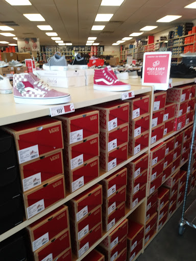 Shoe Store «Famous Footwear», reviews and photos, 1309 S Park St, Carrollton, GA 30117, USA