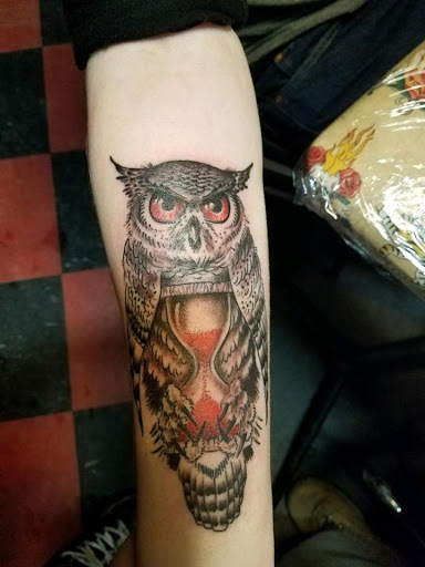 Tattoo Shop «Queen of Hearts Tattoos», reviews and photos, 7874 University Ave NE, Minneapolis, MN 55432, USA