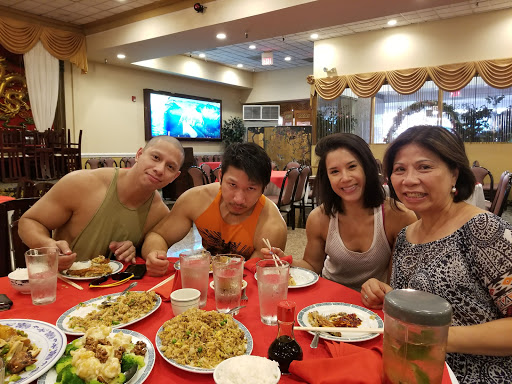 Shopping Mall «Walnut Hill Shopping Center», reviews and photos, 16529 S Frederick Ave, Gaithersburg, MD 20877, USA