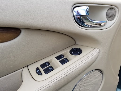 Used Car Dealer «TRI City Auto Mart», reviews and photos, 617 E New Cir Rd, Lexington, KY 40505, USA