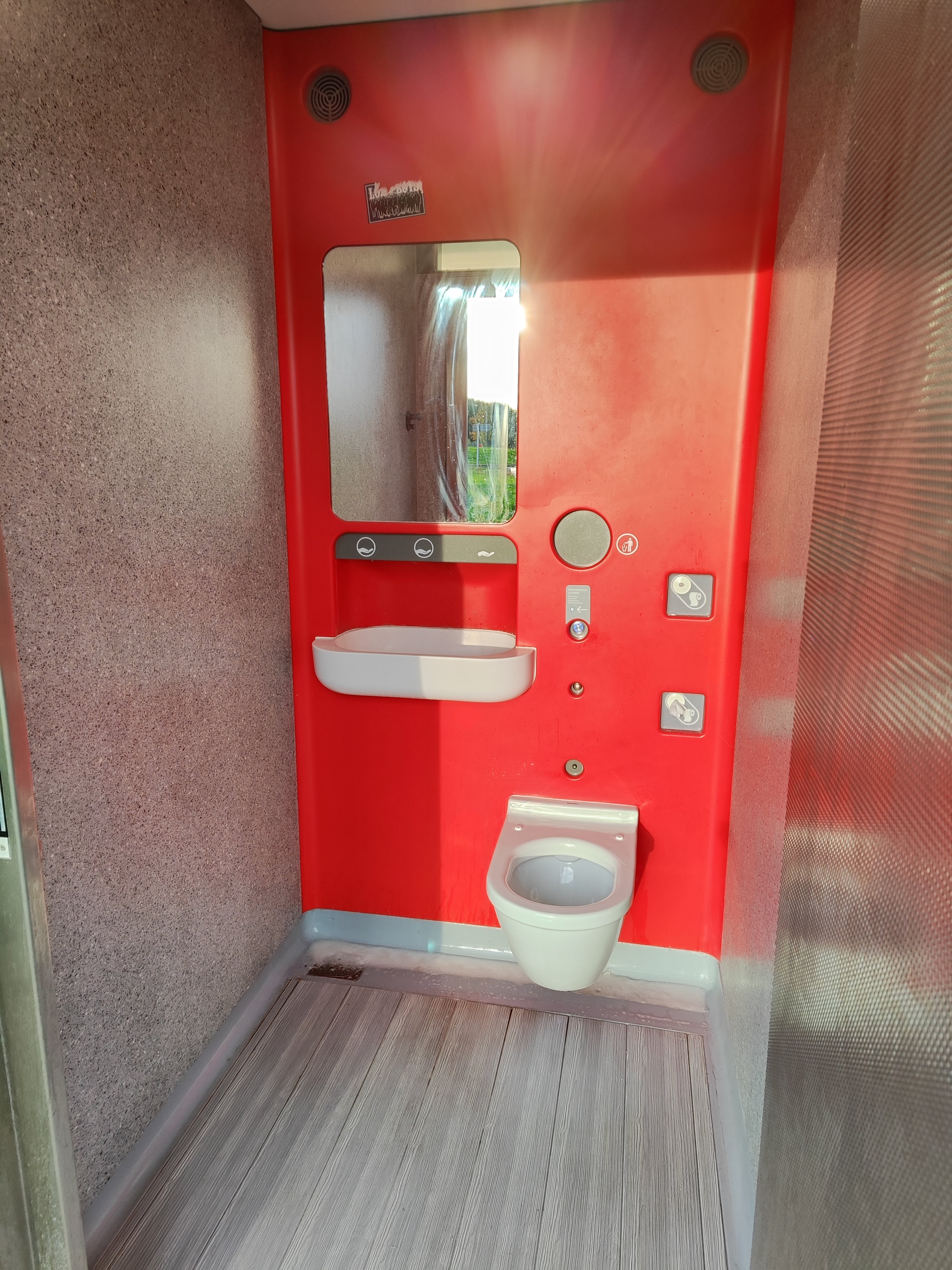 Photo n° 25 de l'avis de Milan.� fait le 16/10/2023 à 15:49