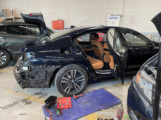 Auto Body Shop «E&M Auto Body Shop», reviews and photos, 3120 River Rd, River Grove, IL 60171, USA