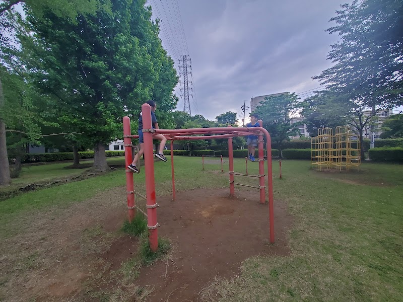 平尾入定塚児童公園