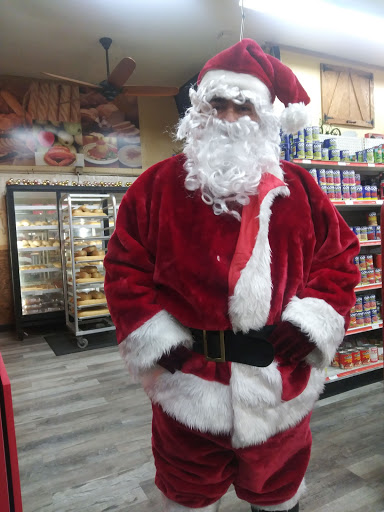 Grocery Store «El Nuevo Mundo Market, Bakery & Cafe», reviews and photos, 4380 Gage Ave, Bell, CA 90201, USA