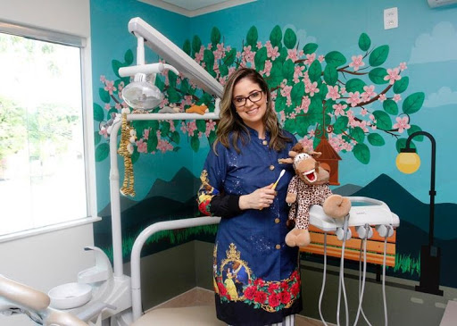 Dra. Erika Perini Grosso | Odontopediatria em Manaus