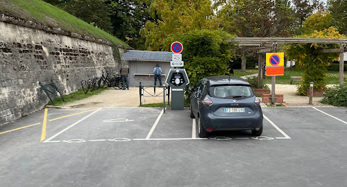 Borne de recharge de véhicules électriques Modulo-Energies Station de recharge Verdun