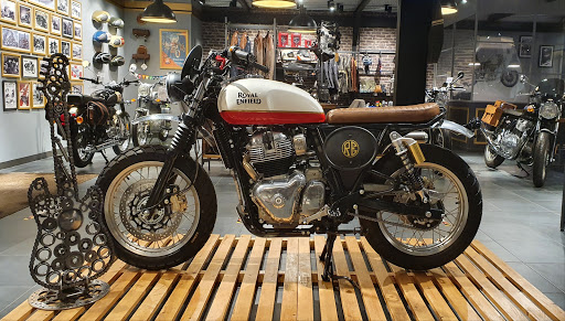 X MOTORS ROYAL ENFIELD STORE ET MASH CENTER