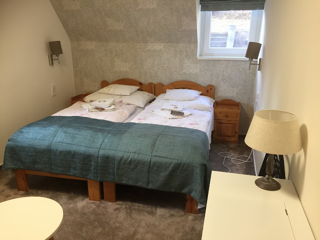 Zenit Panzió - Autókölcsönző