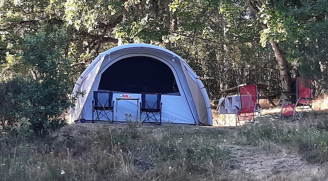 Camping La Cube à Le Brugeron