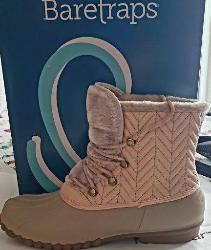 Shoe Store «Famous Footwear», reviews and photos, 2317 Vestal Pkwy E, Vestal, NY 13850, USA