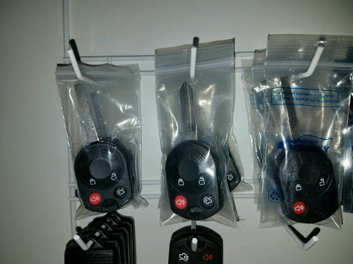 Locksmith «Universal Locksmith LLC», reviews and photos, 6807 Visitors Cir a, Orlando, FL 32819, USA