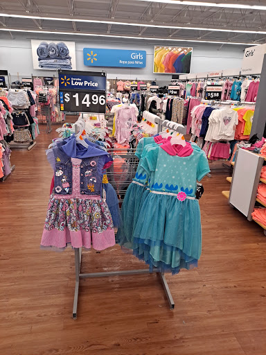 Discount Store «Walmart», reviews and photos, 6650 Hembree Ln, Windsor, CA 95492, USA