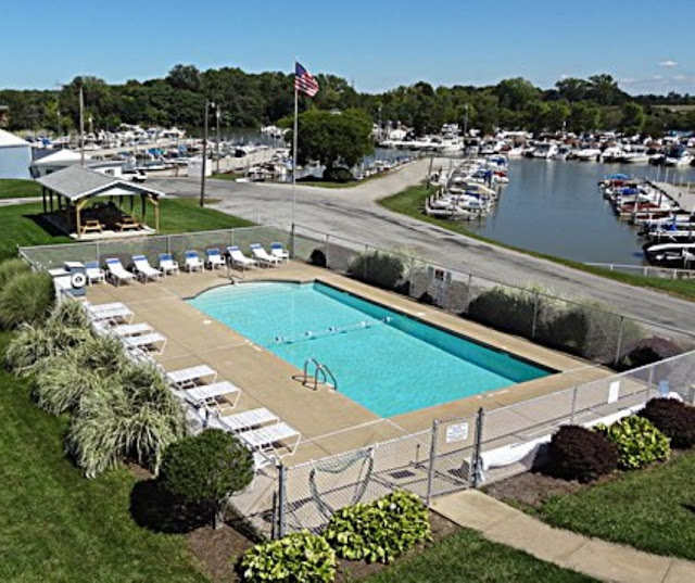 Holiday Harbor Marina