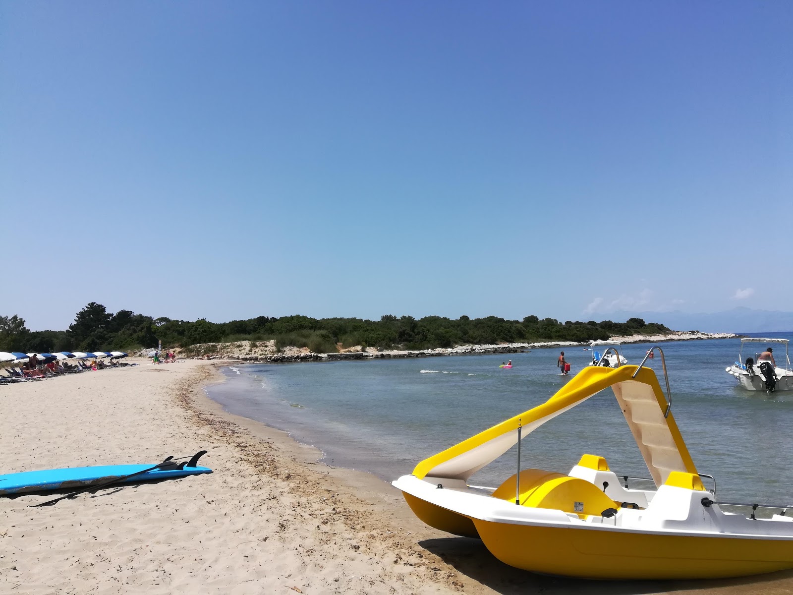 Agios Spiridon'in fotoğrafı - rahatlamayı sevenler arasında popüler bir yer