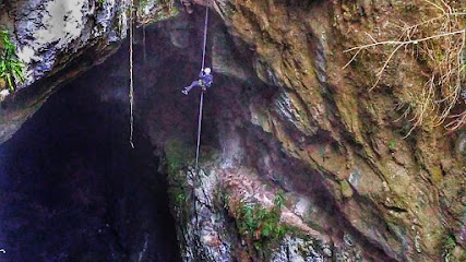 Valcan , Turismo Activo en Cantabria, Barrancos , Ferratas y espeleología
