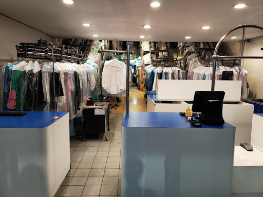 Dry Cleaner «Classic Cleaners», reviews and photos, 17841 Biscayne Blvd, Aventura, FL 33160, USA