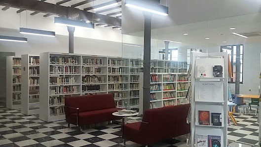 Biblioteca Pública Municipal Joan Fuster Carrer Major, 16, 46270 Castelló, Valencia, España