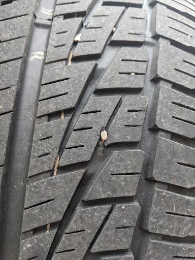 Tire Shop «Discount Tire Store - Maple Grove, MN», reviews and photos, 16485 County Rd 30, Maple Grove, MN 55311, USA