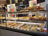 Vitrine du Restaurant servant le petit-déjeuner AUX PETITS CAKES à Paris - n°8
