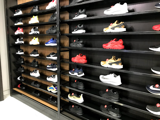 Shoe Store «Shoe Palace», reviews and photos, 7927 Van Nuys Blvd, Panorama City, CA 91402, USA