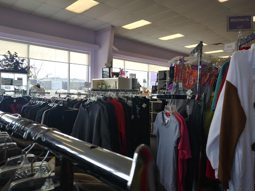 Thrift Store «WINGS Resale Store», reviews and photos, 300 W Golf Rd, Schaumburg, IL 60195, USA