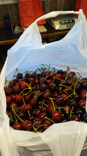 Produce Market «Washington Fruit Place At Barrett Orchards», reviews and photos, 1209 Pecks Canyon Rd, Yakima, WA 98908, USA