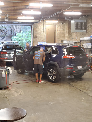 Car Wash «Glitz Car Wash», reviews and photos, 2511 W Augusta Blvd, Chicago, IL 60622, USA