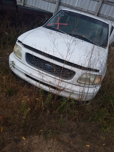 Auto Parts Store «Mike Gill Auto & Truck Parts», reviews and photos, 1806 W Winona Ave, Warsaw, IN 46580, USA