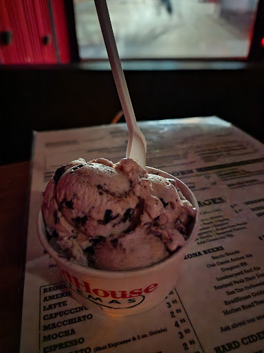 Movie Theater «RoadHouse Cinemas», reviews and photos, 4811 E Grant Rd #150, Tucson, AZ 85712, USA