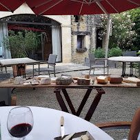 Atmosphère du Restaurant français O’ Plaisir des Sens à La Roque-Gageac - n°3