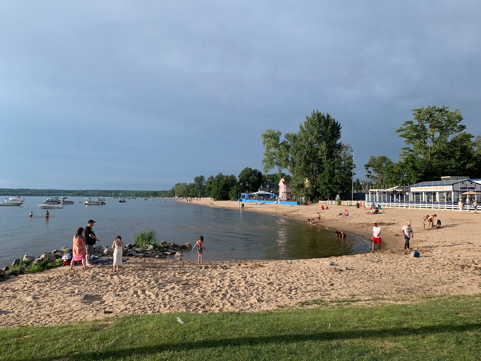 Fotografie cu Sylvan Beach cu o suprafață de nisip beige