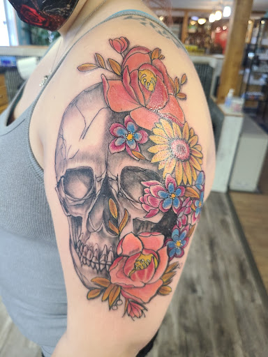 Tattoo Shop «Crimson Heart Designs Tattoo», reviews and photos, 162 13 1/2 - 14th Ave, Turtle Lake, WI 54889, USA