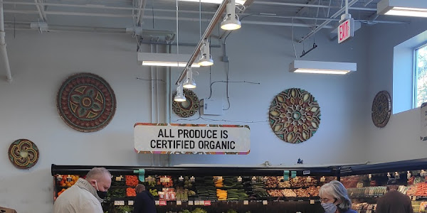 MOM's Organic Market