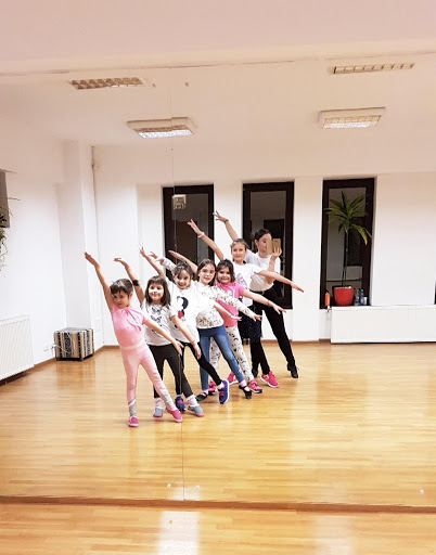 Modern dance lessons Bucharest