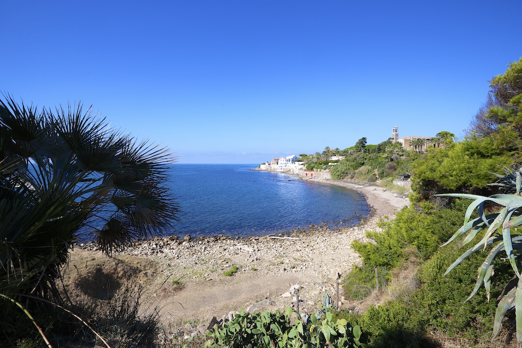 Foto van Santa Marinella porto met kleine baai