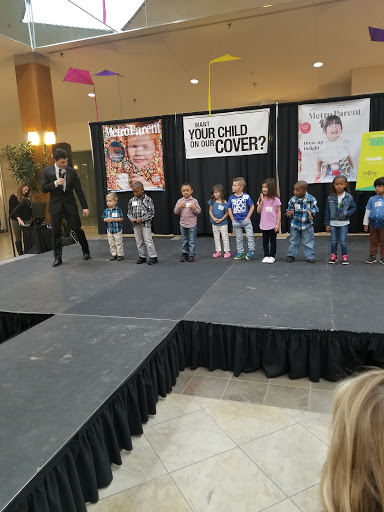 Shopping Mall «Orchard Mall Shopping Center», reviews and photos, 6337 Orchard Lake Rd, West Bloomfield Township, MI 48322, USA