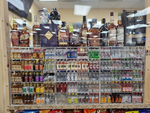 Liquor Store «UXBRIDGE LIQUORS», reviews and photos, 158 N Main St, Uxbridge, MA 01569, USA