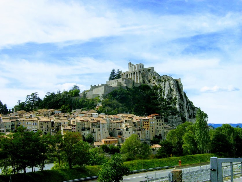 Sisteron Location.fr à Sisteron (Alpes-de-Haute-Provence 04)