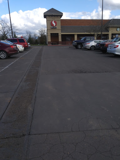 Grocery Store «Safeway», reviews and photos, 1524 W Main St, Molalla, OR 97038, USA