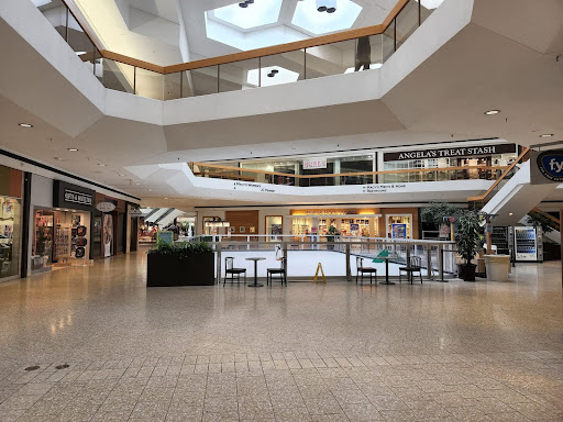 Shopping Mall «Lakeside Mall», reviews and photos, 14000 Lakeside Cir, Sterling Heights, MI 48313, USA