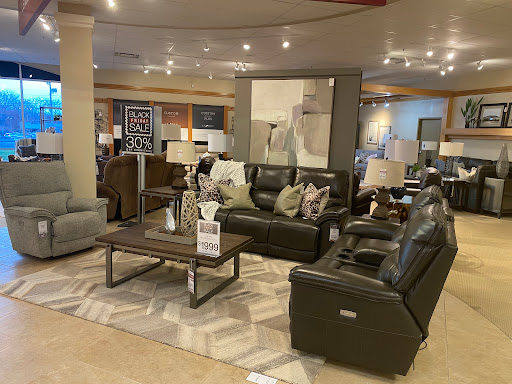 Furniture Store «La-Z-Boy Furniture Galleries», reviews and photos, 3050 Berlin Turnpike, Newington, CT 06111, USA