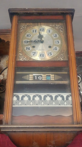 Antique clocks La Paz